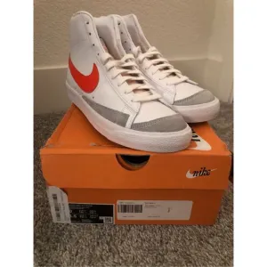 Nike Blazer Mid '77 Vintage Men's Shoes Size 10/ Women’s Size 11.5