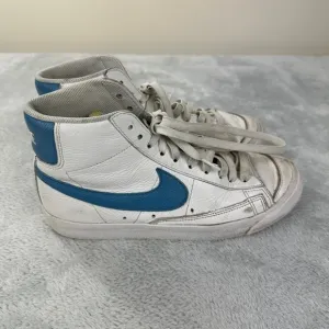 Nike Blazer Mid 77 White / Blue Men’s Shoes Size 7 US/8 UK/40 EU