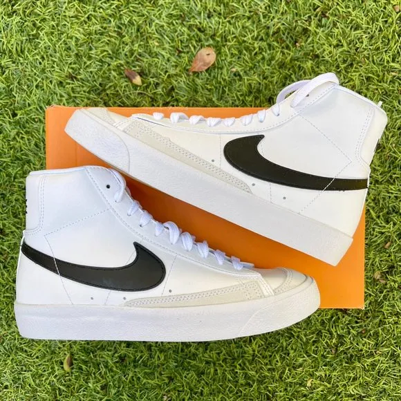 Nike Blazer mid white black shoes