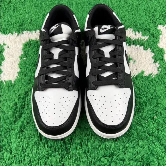 Nike Dunk Low Black White Men size 10 DD1391-100