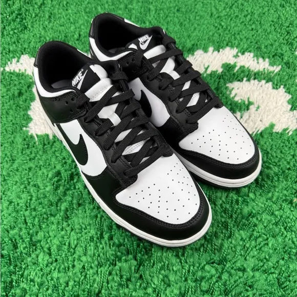 Nike Dunk Low Black White Men size 10 DD1391-100
