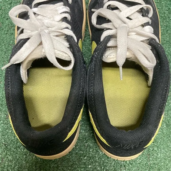 Nike Dunk Low Cl 2009 sneakers men’s size 8.5 (OKPM-04-024)