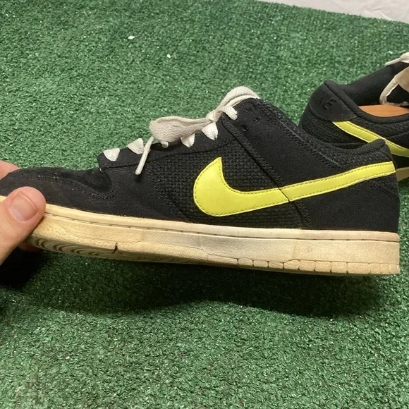 Nike Dunk Low Cl 2009 sneakers men’s size 8.5 (OKPM-04-024)