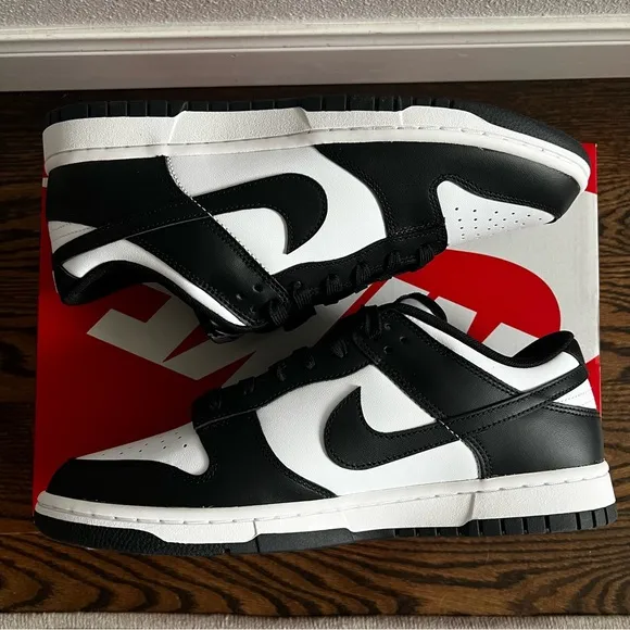 Nike Dunk Low Panda Men’s Black/White Athletic Sneaker Shoes sz 9.5 NEW
