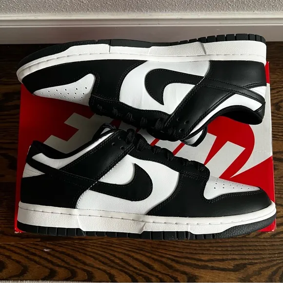 Nike Dunk Low Panda Men’s Black/White Athletic Sneaker Shoes sz 9.5 NEW