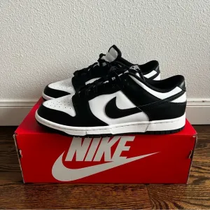 Nike Dunk Low Panda Men’s Black/White Athletic Sneaker Shoes sz 9.5 NEW