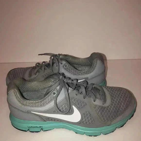 Nike dynamic support /women’s / s 8.5