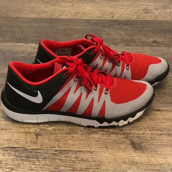 Nike Flywire 5.0 University of Georgia shoes Men’s size 9 EUC