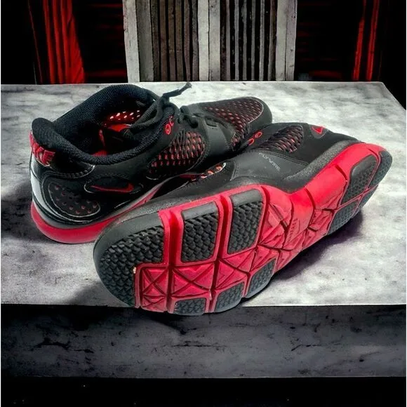 NIKE FLYWIRE l Men’s Shoes l Black &amp; Red l Size 11 l EUC