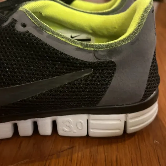 Nike Free 3.0 Shoes Sneakers 354574 003 black volt Men’s Size 8.5