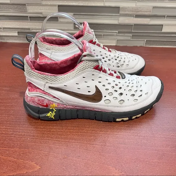 Nike Free 566 318551-121 Men’s White Sneakers Size 9.5 - flawed
