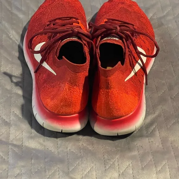 Nike Free Run fly knit shoes men’s size 12 red pre-owned condition