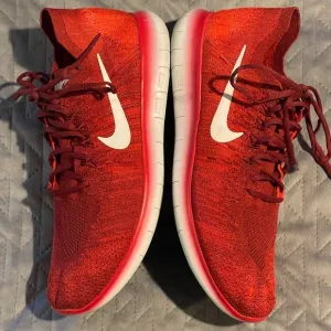 Nike Free Run fly knit shoes men’s size 12 red pre-owned condition
