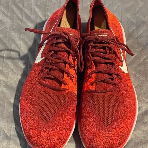 Nike Free Run fly knit shoes men’s size 12 red pre-owned condition