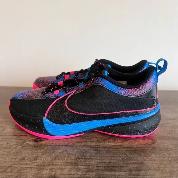 Nike Giannis Freak 5 Loyalty Youth Basketball Shoe Size 5.5Y or 7 SKU#243568