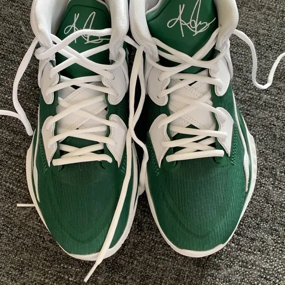 Nike green basketball shoes