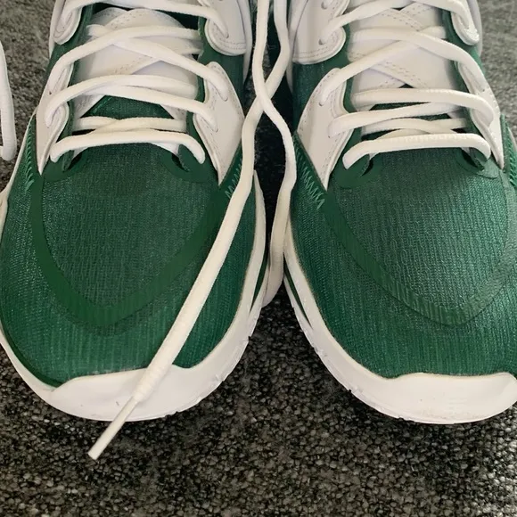 Nike green basketball shoes