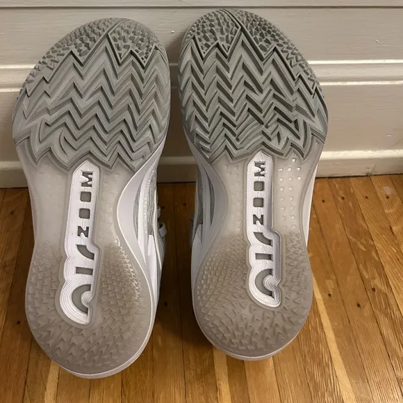 Nike GT cut 2 size 6 with box