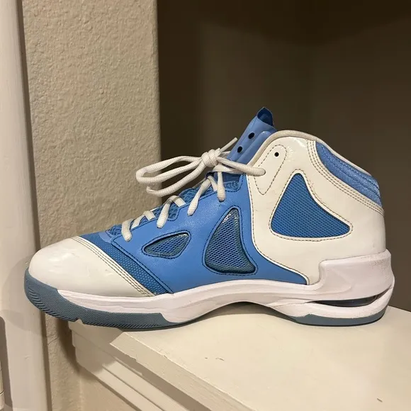 Nike Jordan Play In This 2 Men’s Sz 9 Basketball Shoes 510581-400 Carolina Blue