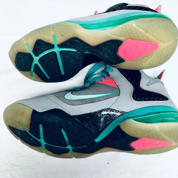 NIKE KD SNEAKER SHOES SIZE 7Y