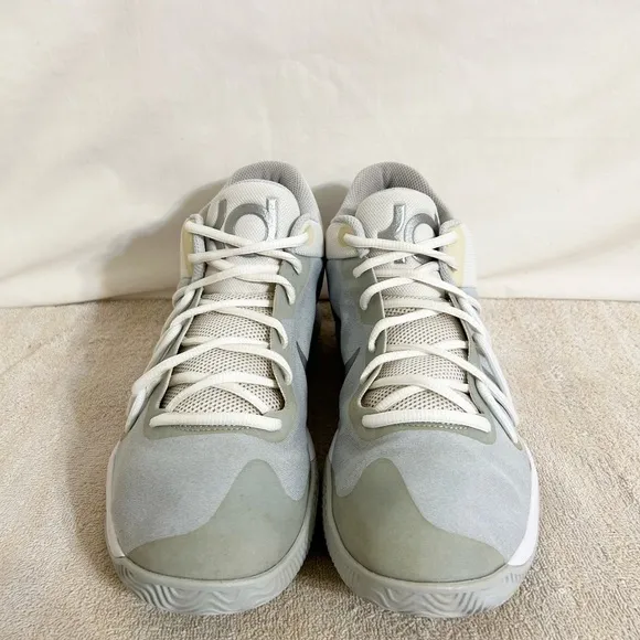 Nike KD Trey 5 V White Pure Platinum size 10 MEN’S BASKETBALL SHOES