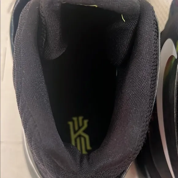 Nike Kyrie 2 Parade Men’s Sneakers