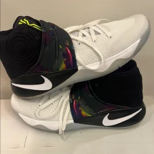 Nike Kyrie 2 Parade Men’s Sneakers