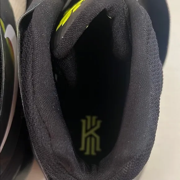 Nike Kyrie 2 Parade Men’s Sneakers