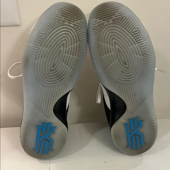 Nike Kyrie 2 Parade Men’s Sneakers