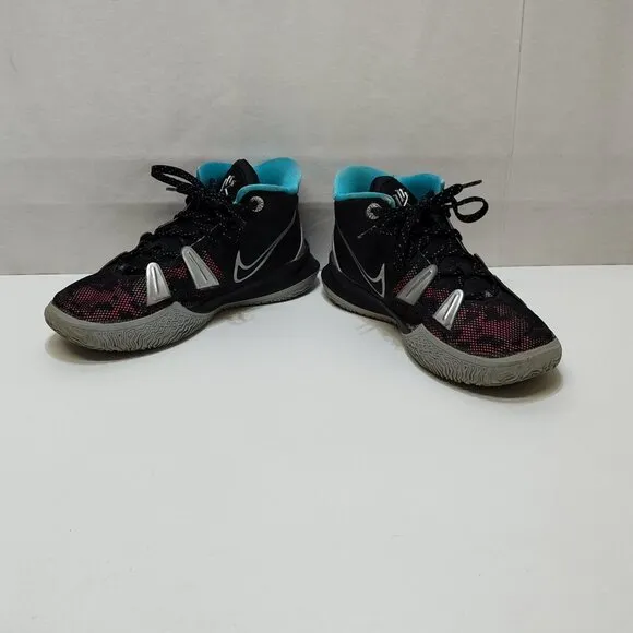 Nike Kyrie 7 VII Irving Pixel Camo Boys Basketball Shoes Size 5.5Y CT4080-008