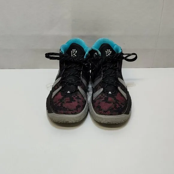 Nike Kyrie 7 VII Irving Pixel Camo Boys Basketball Shoes Size 5.5Y CT4080-008
