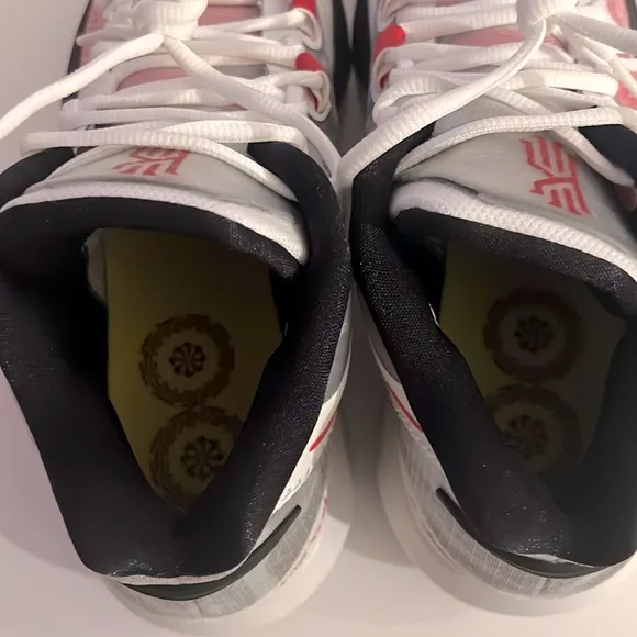 Nike Kyrie 8 Unisex Shoes Size 10.5 Color: White/University Red Black Like New!!