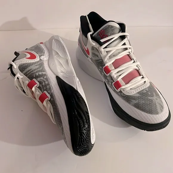 Nike Kyrie 8 Unisex Shoes Size 10.5 Color: White/University Red Black Like New!!