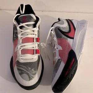 Nike Kyrie 8 Unisex Shoes Size 10.5 Color: White/University Red Black Like New!!