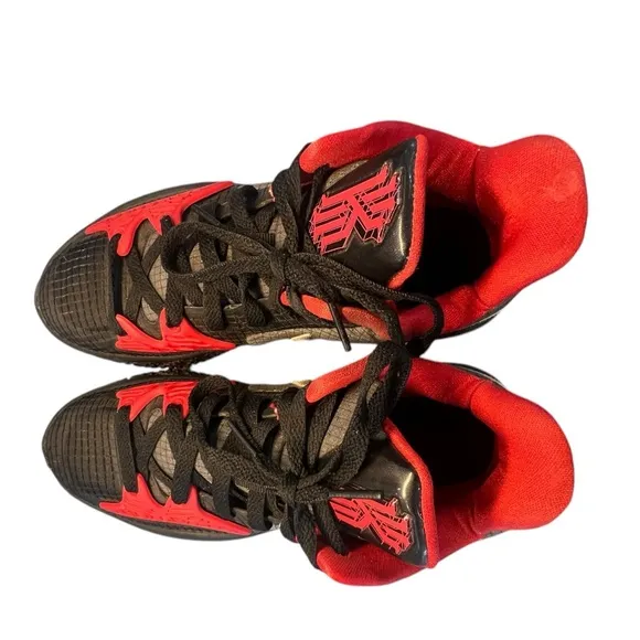 Nike Kyrie Low 4 Men’s Size 7 Bred Black University Red Basketball CW3985-006