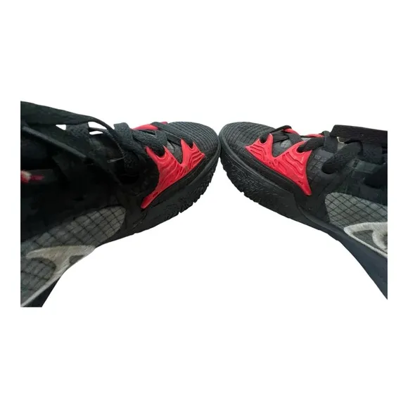 Nike Kyrie Low 4 Men’s Size 7 Bred Black University Red Basketball CW3985-006