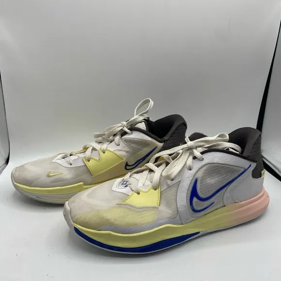 Nike Kyrie Mens low basketball shoe limited edition size 10