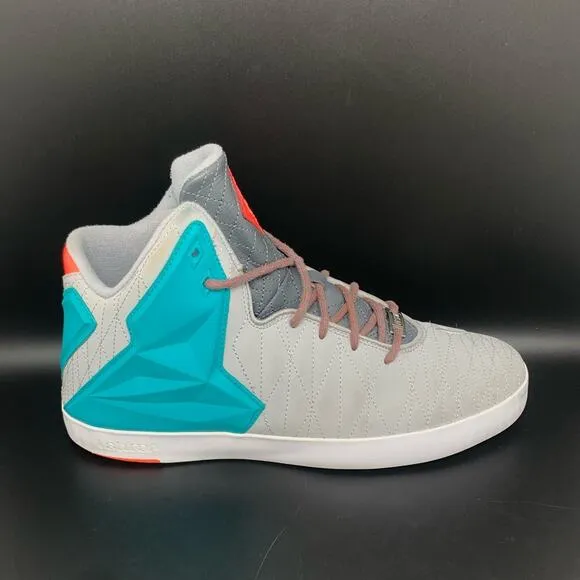Nike LeBron 11 Lifestyle Wolf Grey Shoes Men’s Sz 11.5