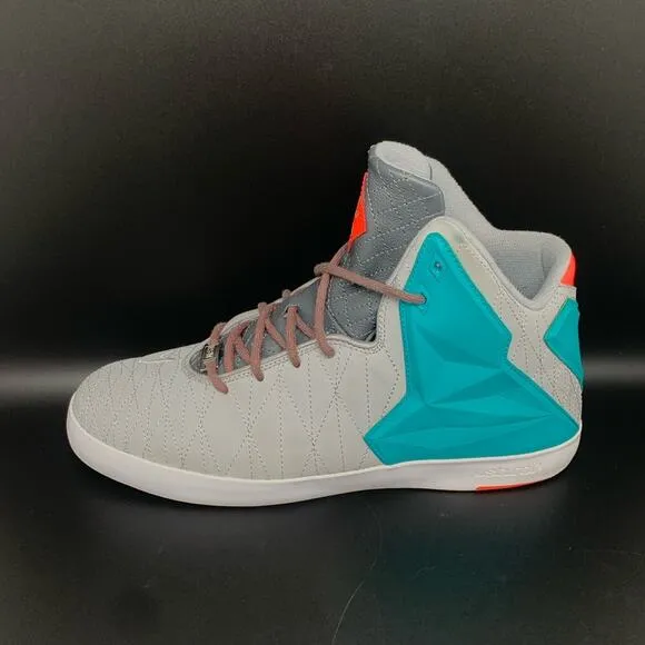 Nike LeBron 11 Lifestyle Wolf Grey Shoes Men’s Sz 11.5