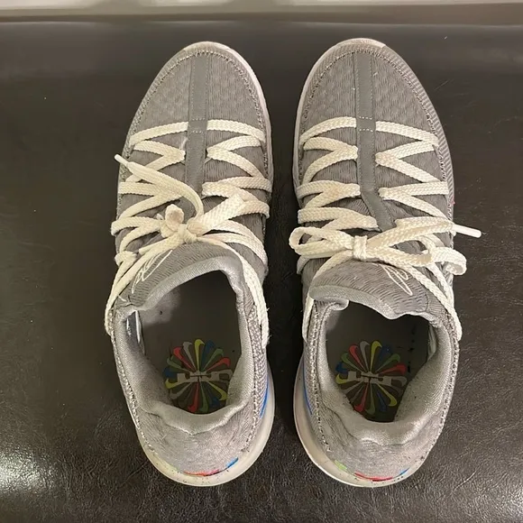 Nike Lebron 17 Low Men’s Sneakers Particle Gray, White Size 8 EUC