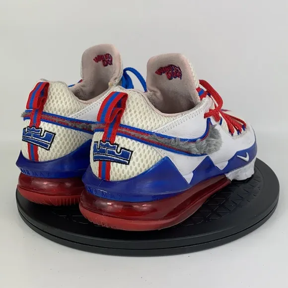 Nike LeBron 17 Low “Tune Squad’ Basketball Shoes CD5007-100 Men’s Size 9.5