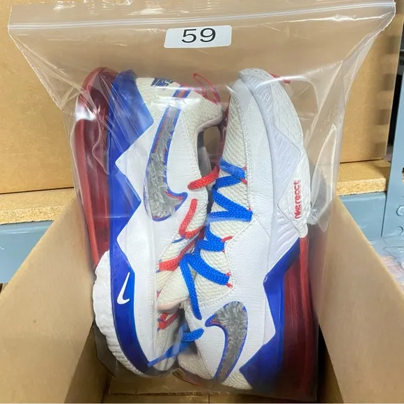 Nike LeBron 17 Low “Tune Squad’ Basketball Shoes CD5007-100 Men’s Size 9.5