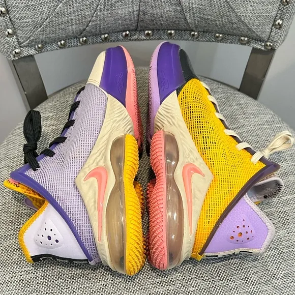 Nike Lebron 19 Low Basketball Shoes Mismatch Lakers’ DO9829-500 Youth Size 4.5