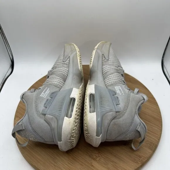 Nike Lebron Witness 7 VII Men’s Size 7.5 Basketball Shoes Wolf Grey DZ3299-002