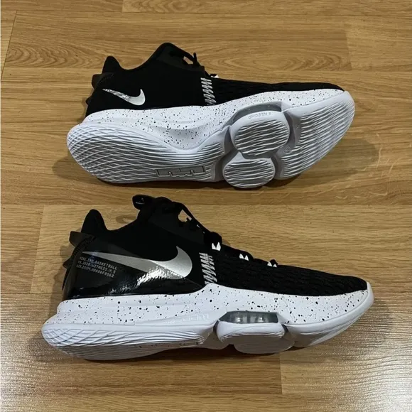 Nike Lebron Witness Shoes Men’s Size 9.5