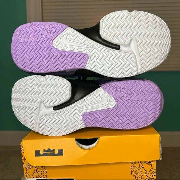 Nike Lebron Witness VII shoes Lakers black university gold lilac