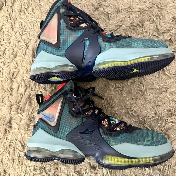 Nike Lebron XIX