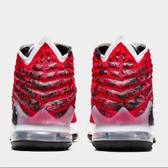 NIKE LEBRON XVII*Basketball Shoes*US5.5,6,6.5 $200