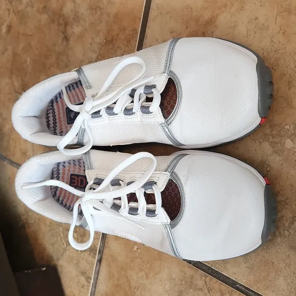 Nike Lite Women’s Golf Shoes – Size 7