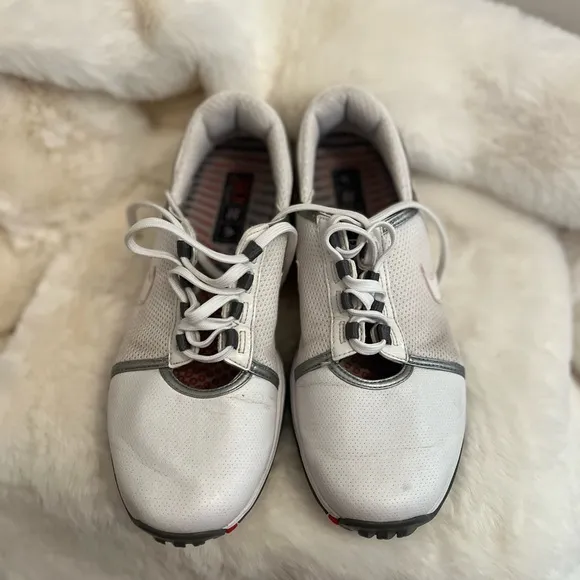 Nike Lite Women’s Golf Shoes – Size 7